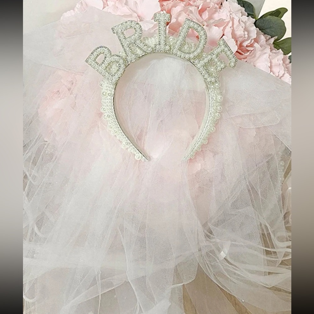 Bride Headband with Veil - Picture 3 of 6